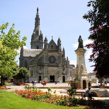 Le Clos De Kerhouil Saint Anne-dʼAuray Exteriör bild